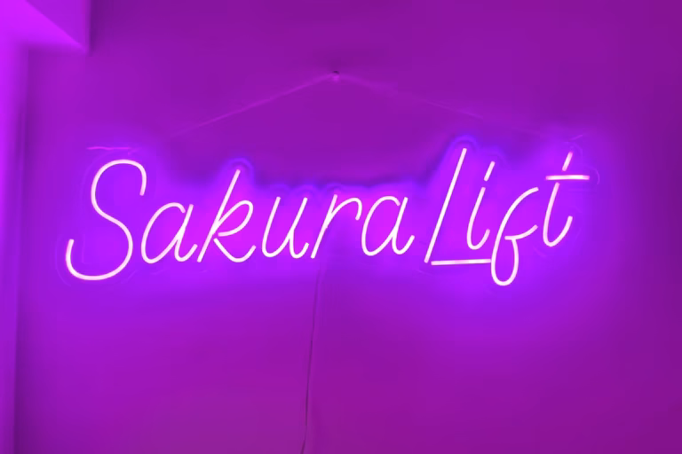 Neon LED z nazwą salonu kosmetycznego